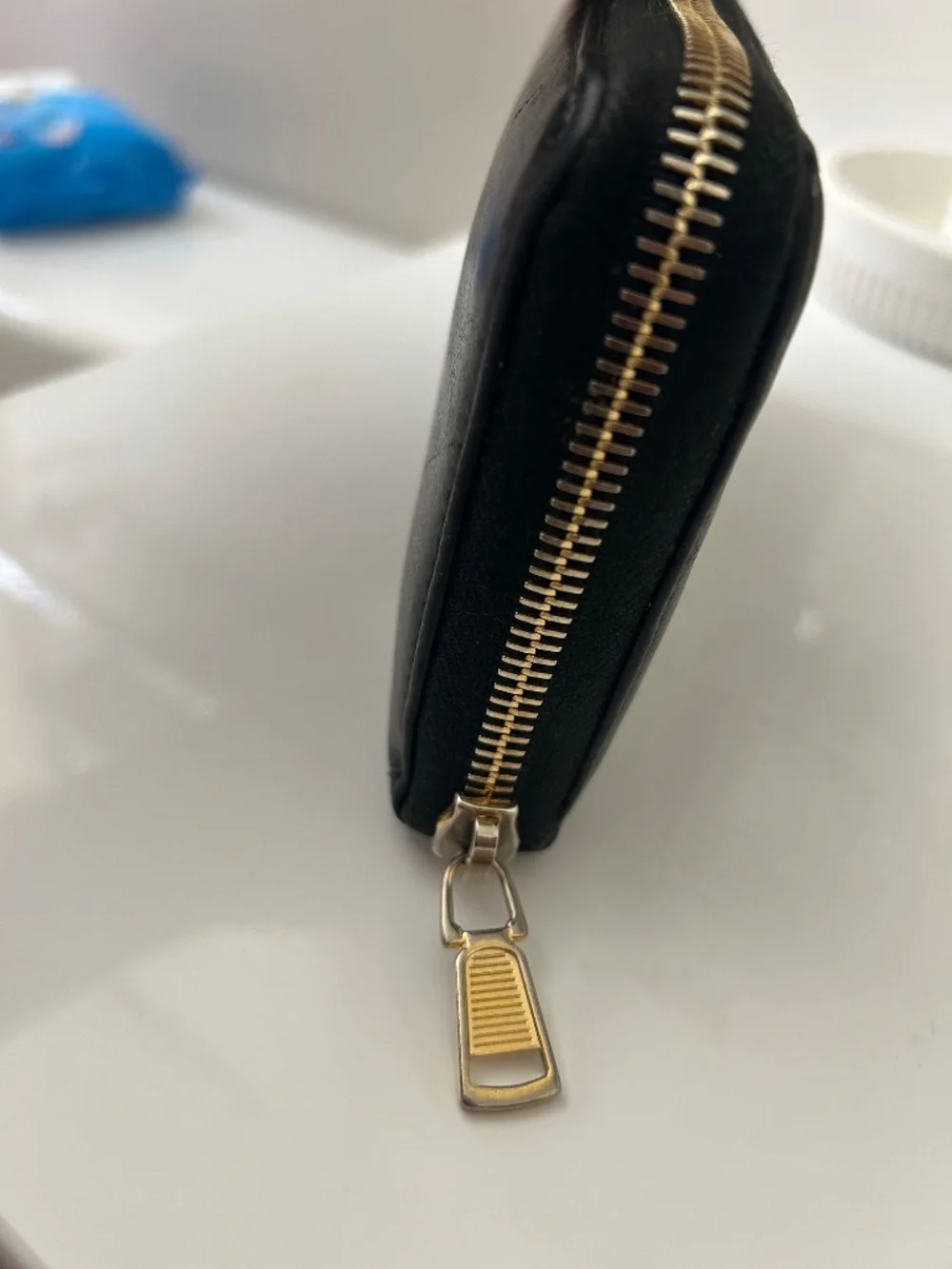 Yves Saint Laurent YSL Belle De Jour Zip Around Wallet Black - Picture 3 of 8